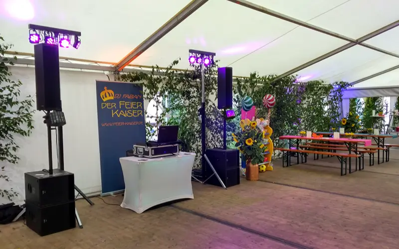 DJ Feier Kaiser mit Mobildisco bei einem Polterabend im Festzelt